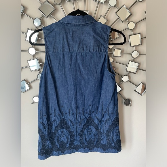 Twik sleeveless embroidered tank top Small 18.5” ptp - Picture 9 of 9